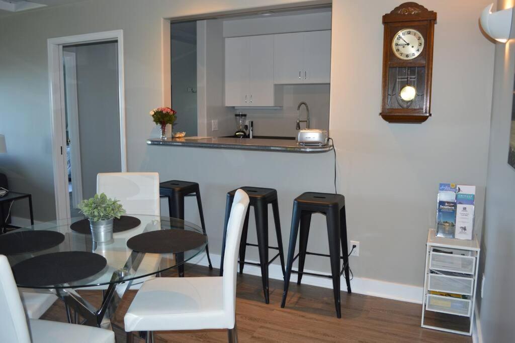 1-Bedroom Seaview Guesthouse On Seattle Luxury Estate With Views Of Olympic Mountains Esterno foto
